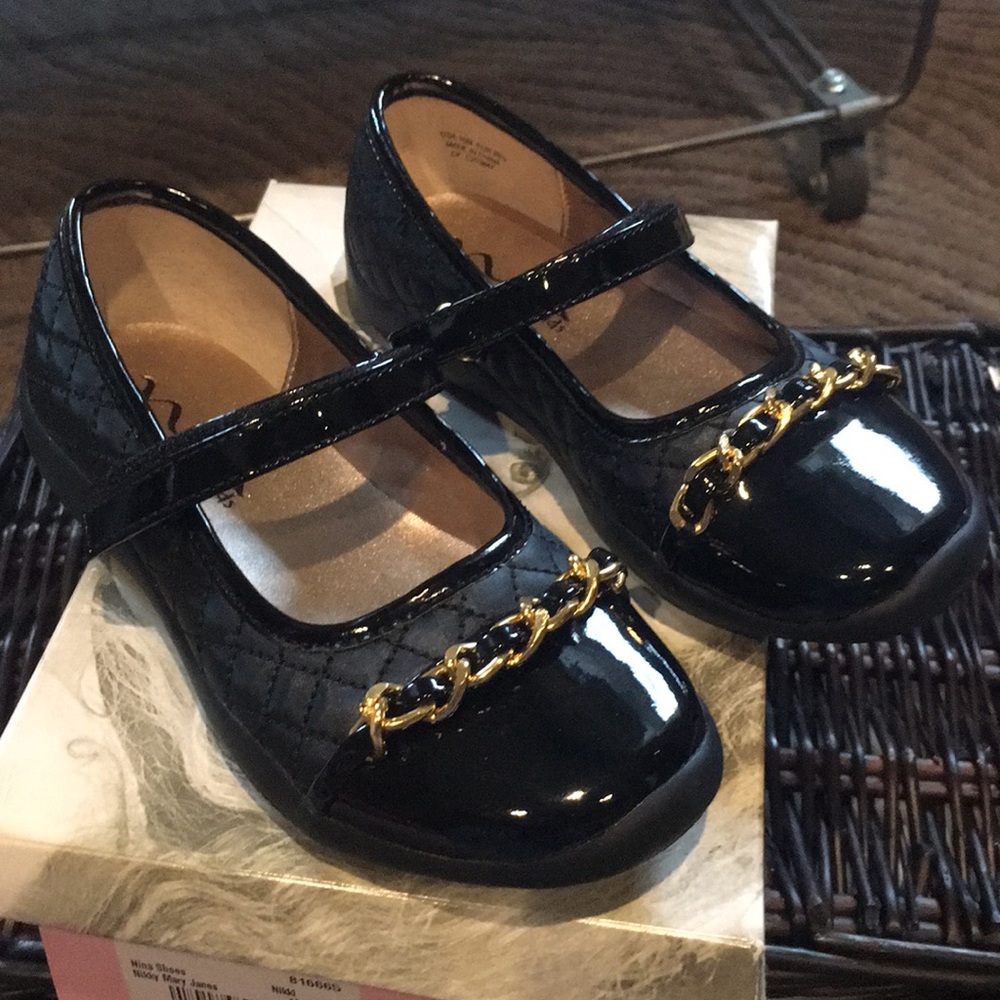 Nina Kids Mary Janes with Chain Detail